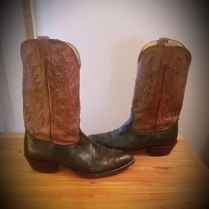 Nocona Cowboy Boots size 10.5, vintage